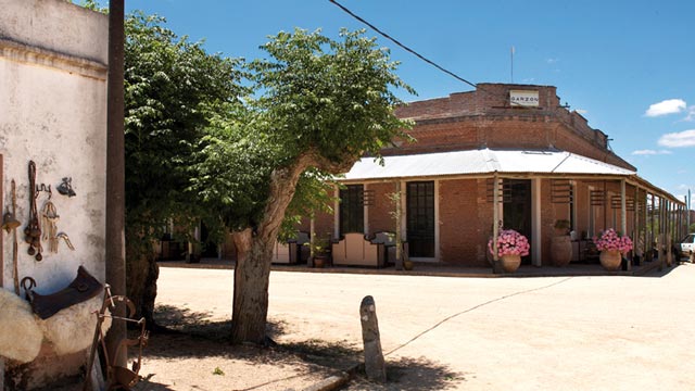 Francis Mallmann's Retaurant in Pueblo Garzon, Uruguay Francis Mallmann cooking in Garzon