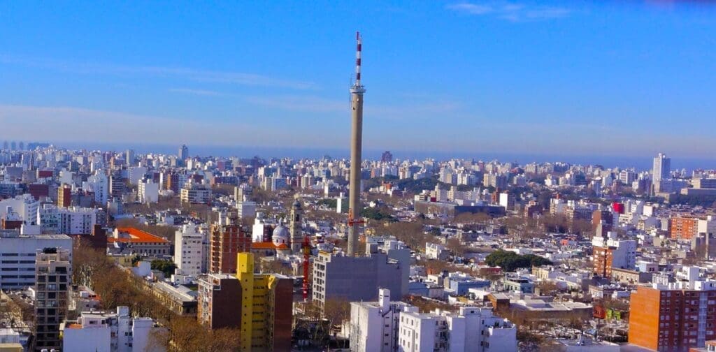 Torre Canal 10 in Montevideo