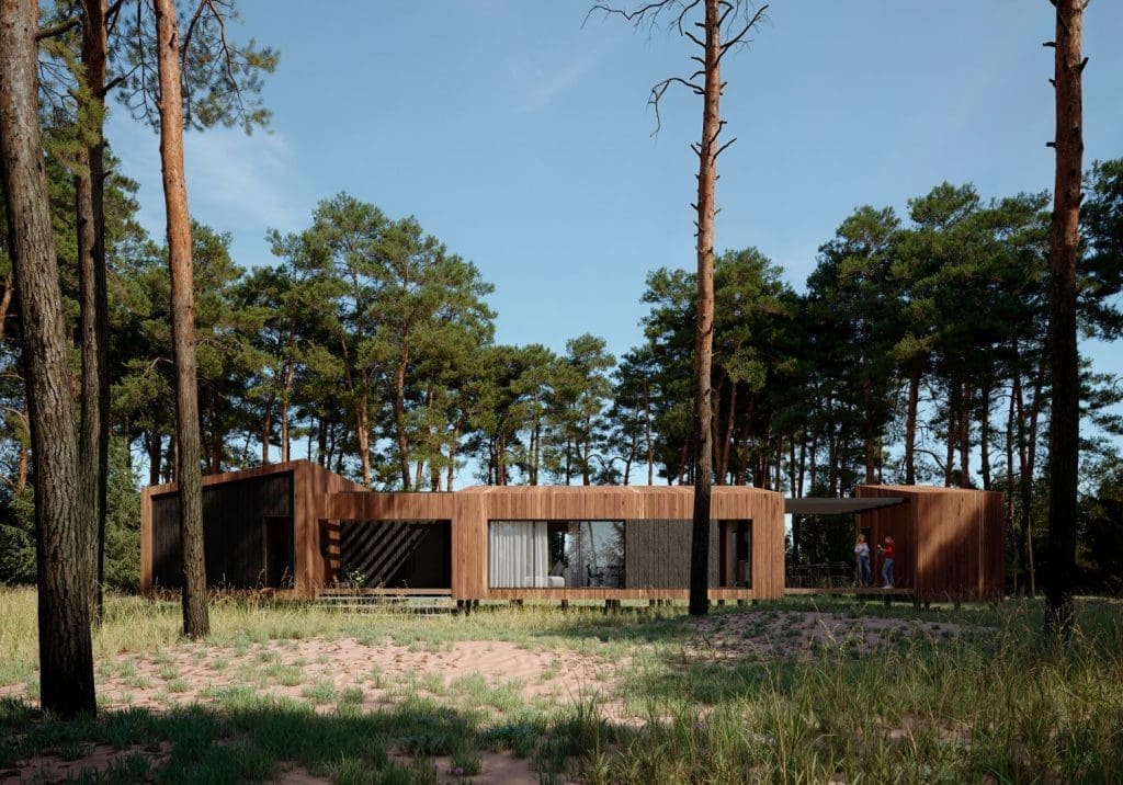 Ein digitales Rendering eines modernen, einstöckigen Hauses mit Holzfassade und großen Fenstern, das an einem sonnigen Tag in einem Wald aus hohen Kiefern liegt.